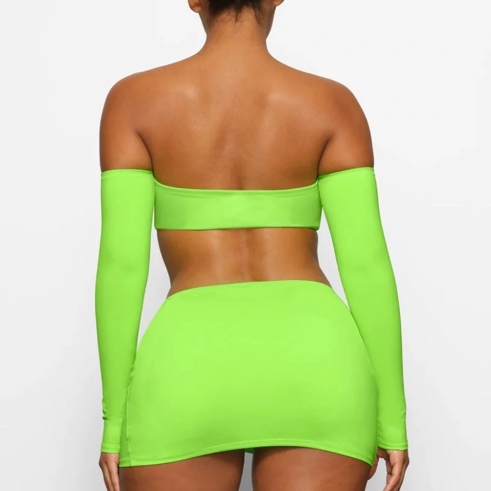 💚SKIMS SWIM LONG SLEEVE BIKINI TOP IN NEON GREEN M